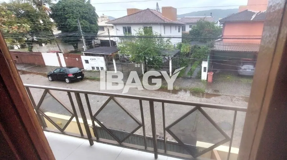 Garden in a 2-bedroom house, 75 m² — photo 13