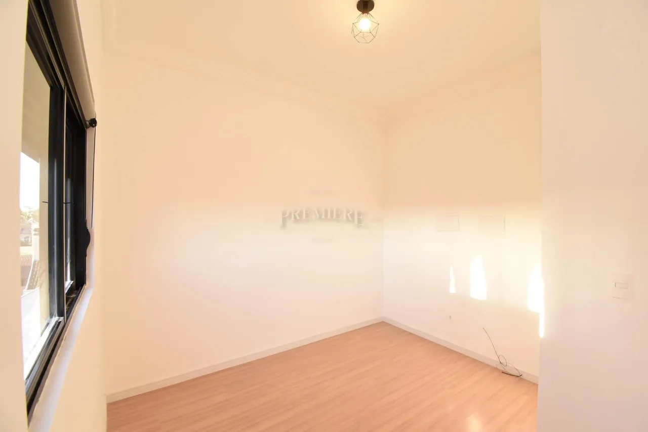 House with 3 bedrooms and a private garden — photo 10