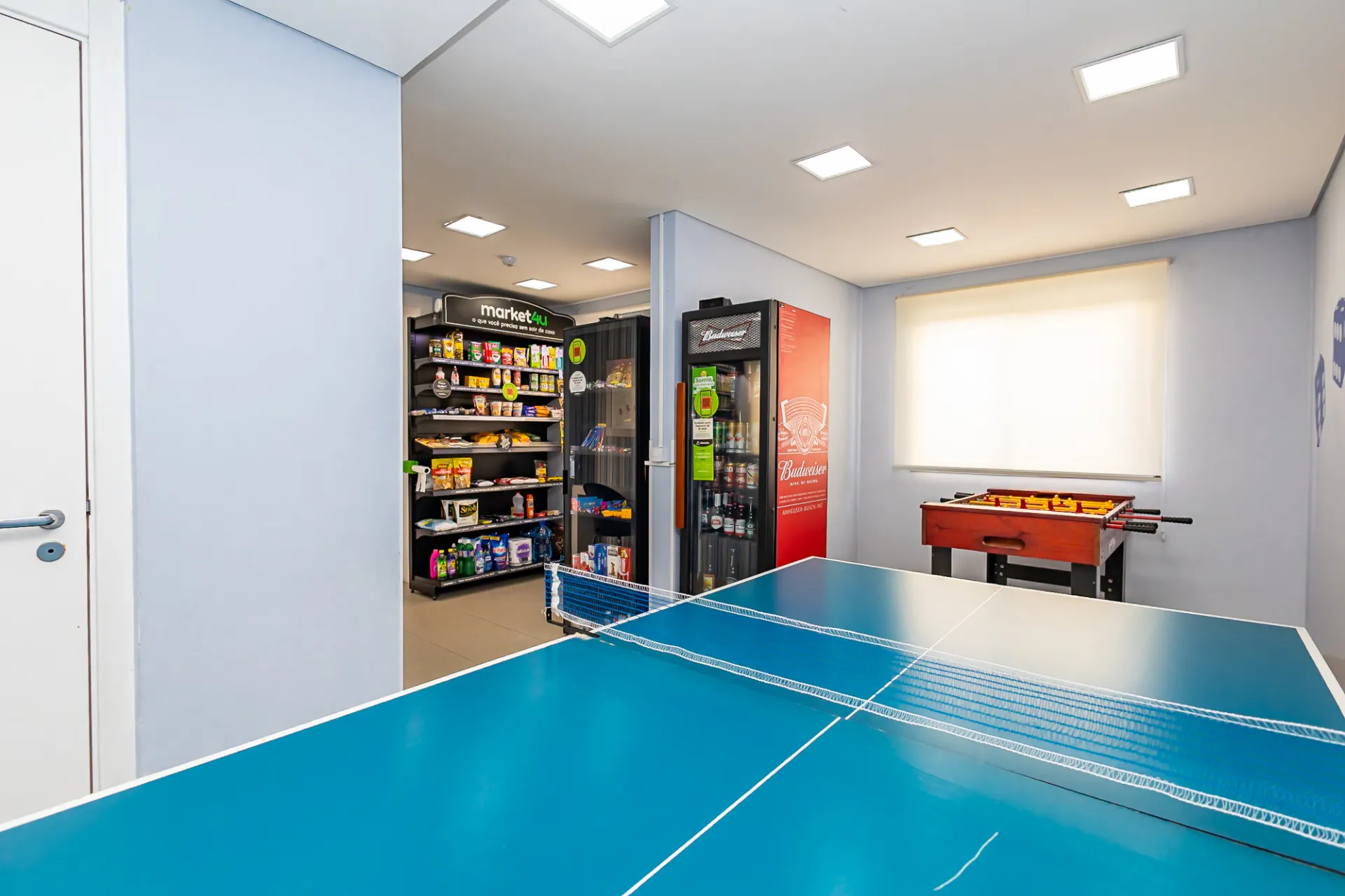 3-bedroom apartment in a building with a pool — photo 41