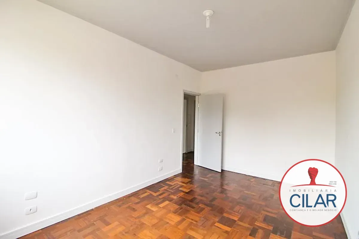 2-bedroom apartment with wood or laminate floors in Curitiba — photo 15