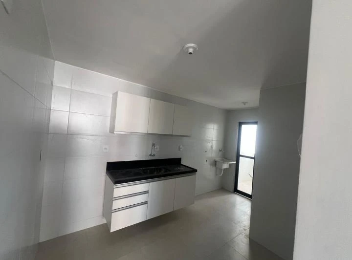 Квартира з 3 кімнатами, 1 спальня з власною ванною, 72 м² — photo 3