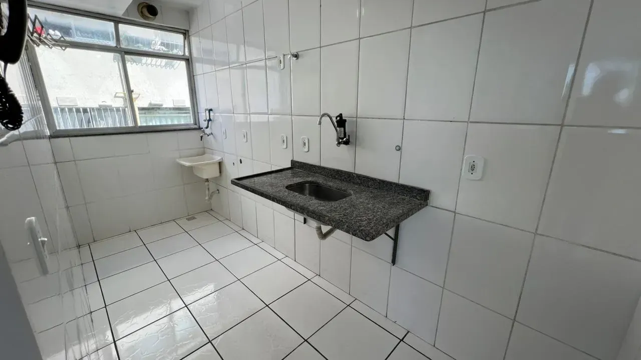 Apartamento com 2 quartos e 1 vaga, azulejo por todo lado — photo 4