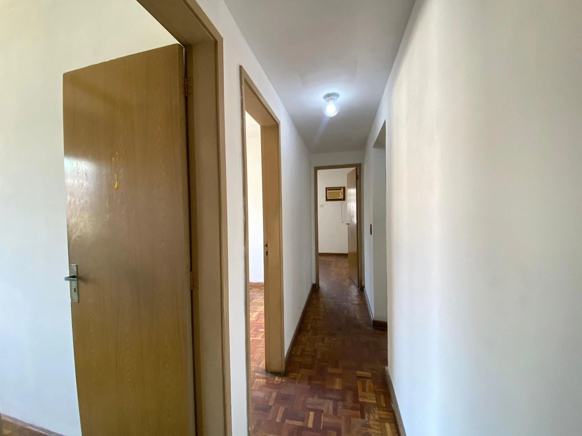 Apartment, 92 m², with wood or laminate floors — photo 55