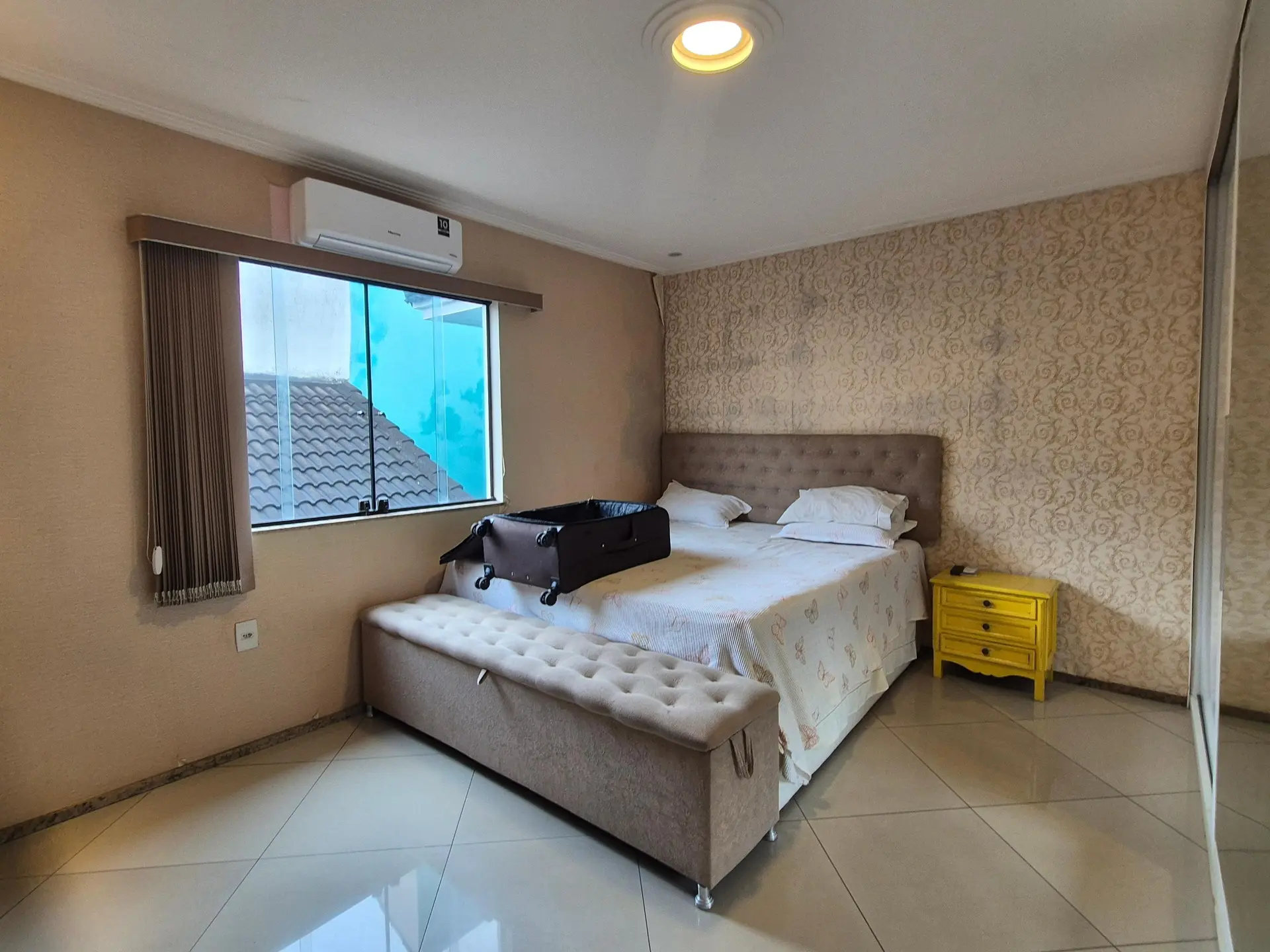 Jacuzzi in a 3-bedroom house, 400 m² — photo 16