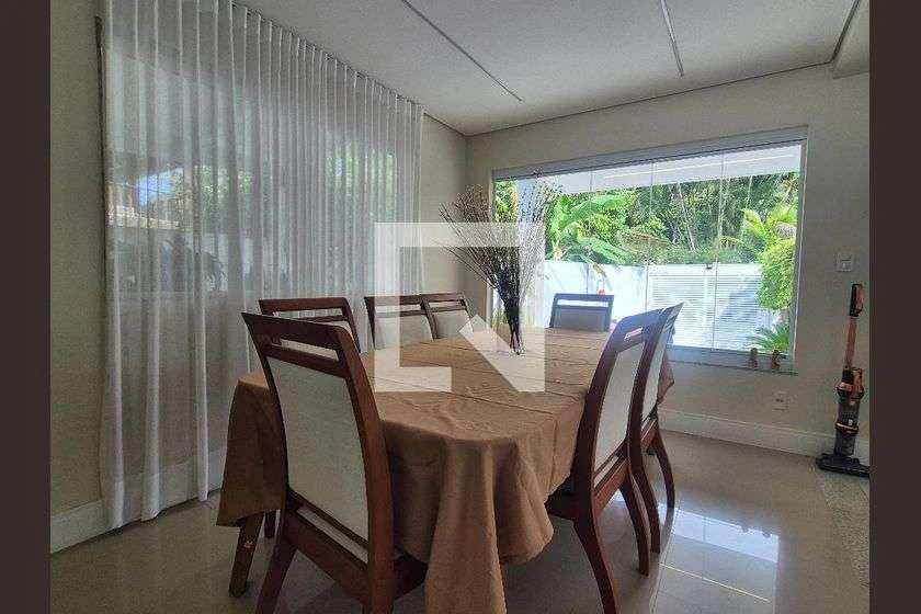420 m² house with 4 en-suite bedrooms and private garden — photo 11
