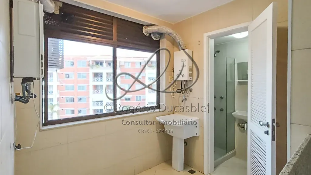 4-bedroom apartment, 2 with their own bathrooms, 165 m² — photo 16