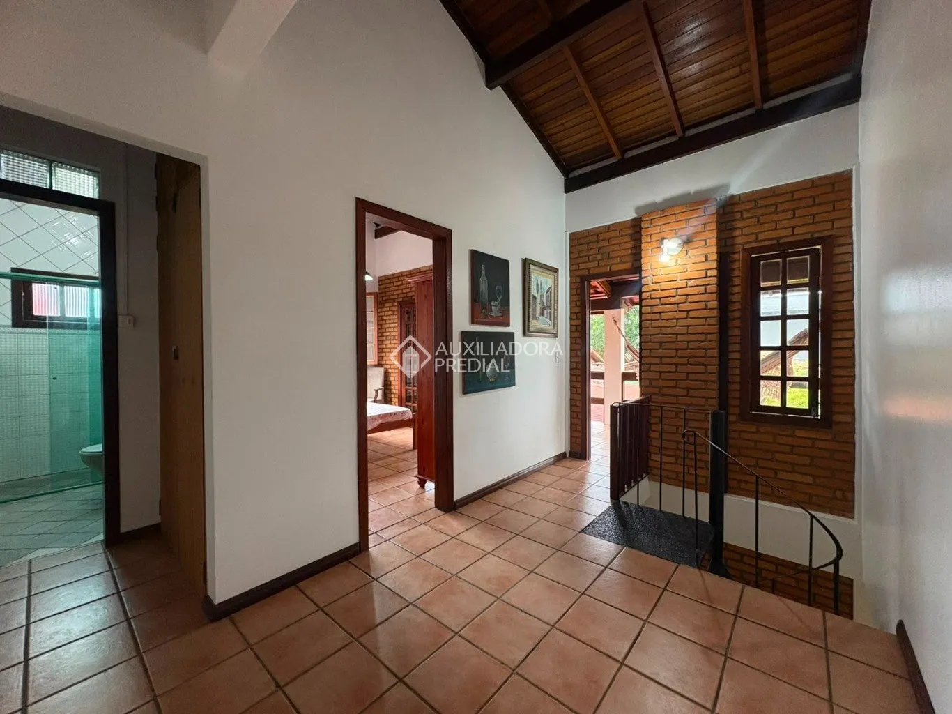 Furnished house with 2 bedrooms and 2 parking spots — photo 32