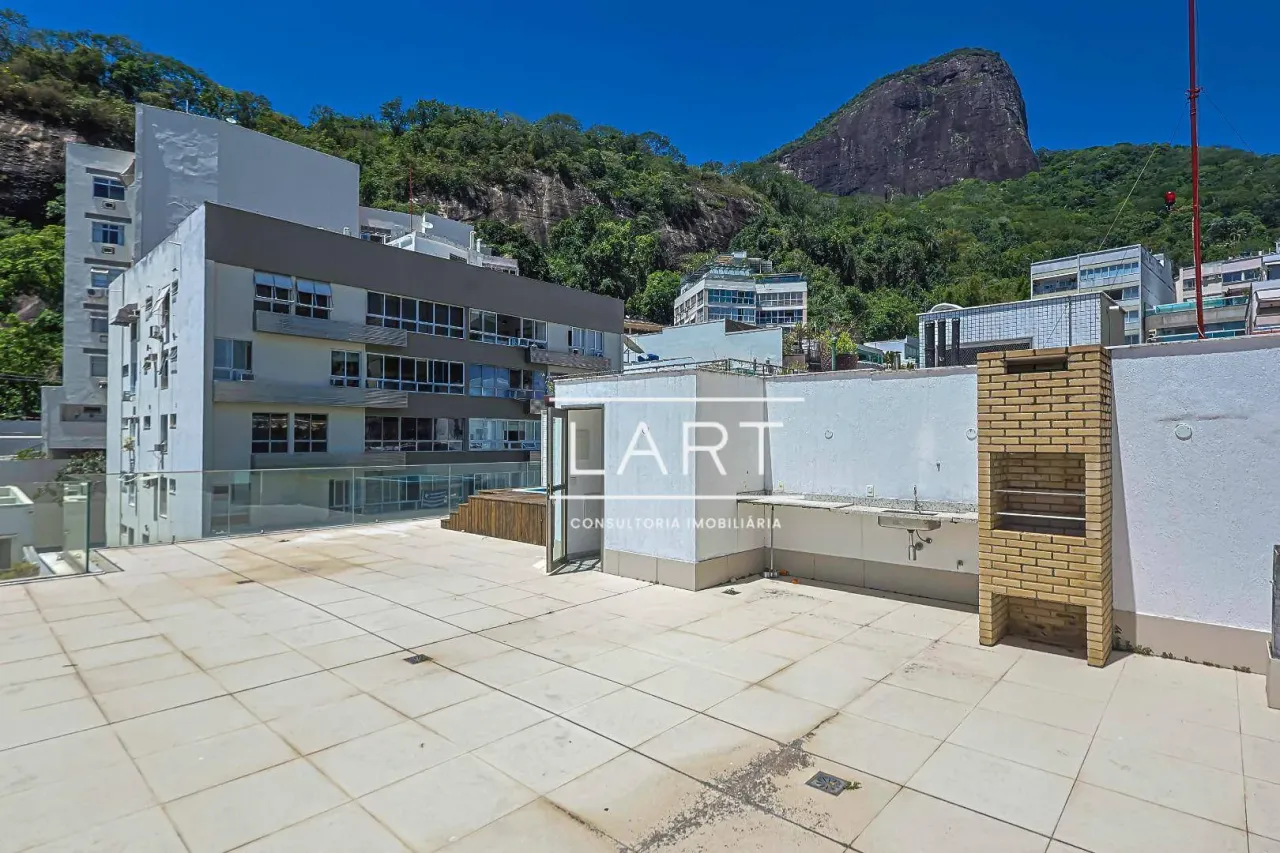 Top-floor apartment with 3 bedrooms and 2 bathrooms — photo 4