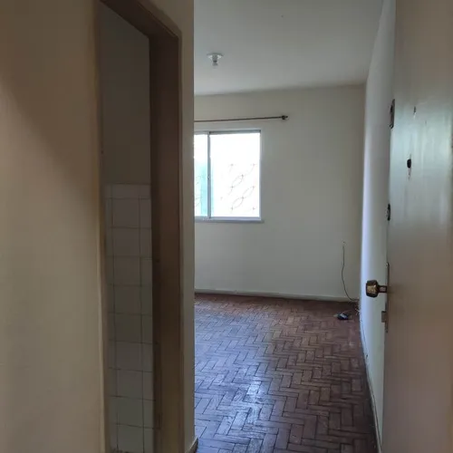 1-bedroom apartment with a separate kitchen