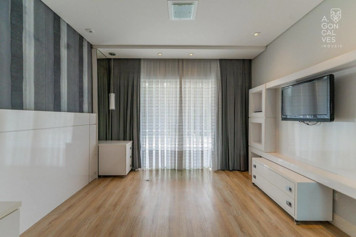Furnished house with 3 en-suite bedrooms and balconies — photo 21