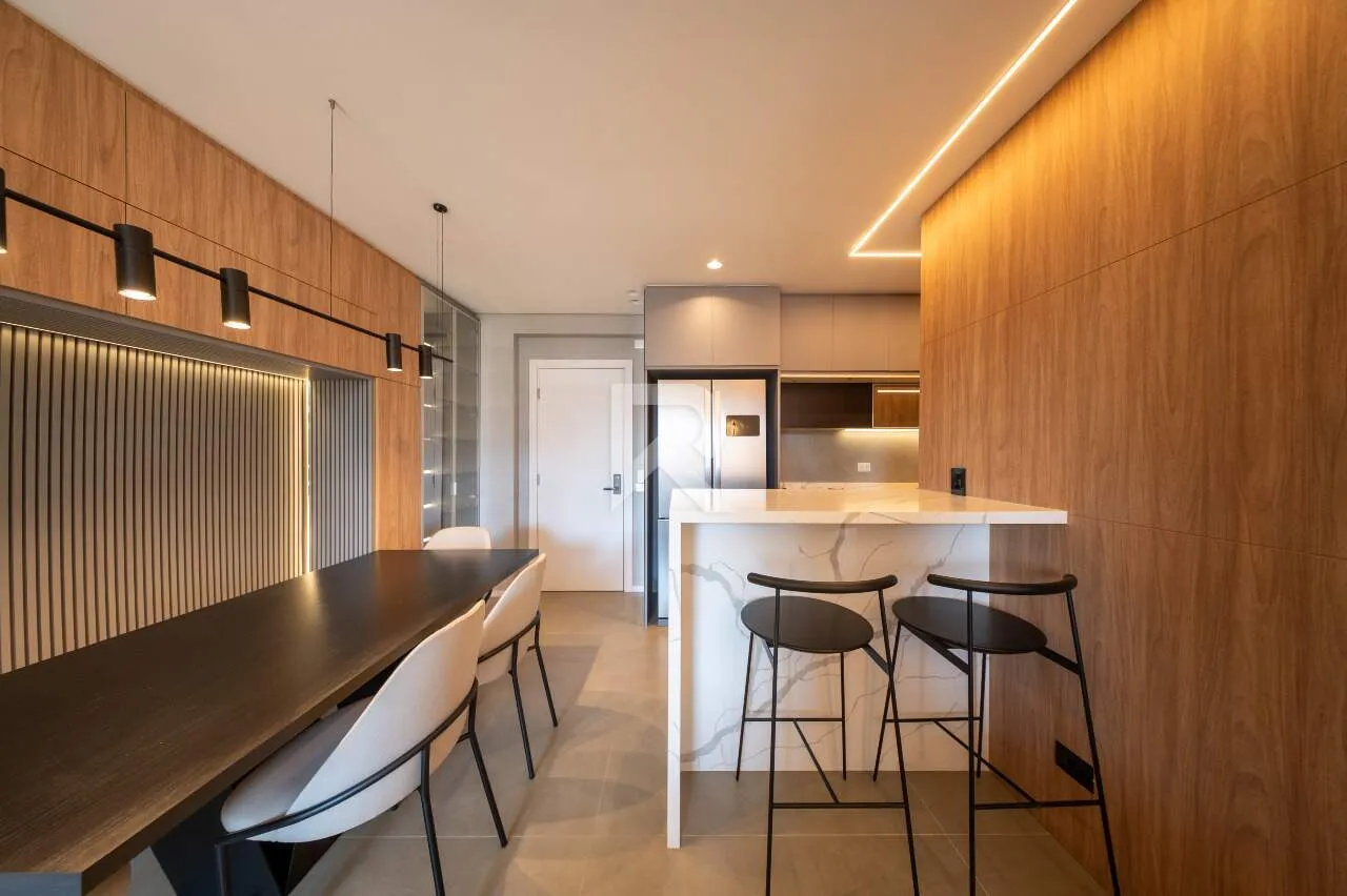 Apartamento mobiliado de 2 quartos com banheira