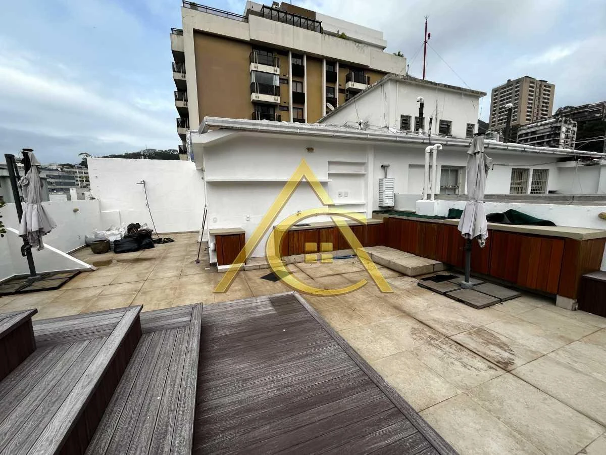 Duplex penthouse 239 m² with 4 bedrooms and terrace