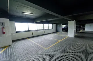 Unfurnished apartment with 4 bedrooms and 5 bathrooms — photo 51