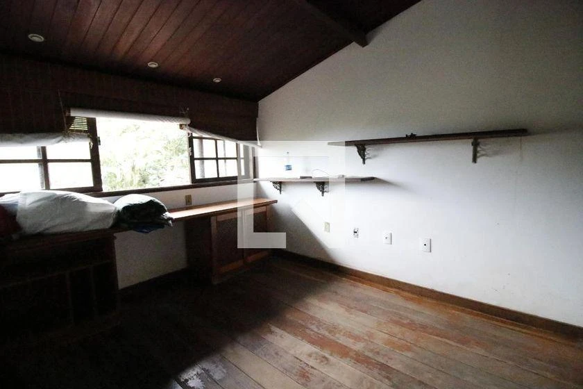 Casa de 500 m² com banheira e janelas do piso ao teto — photo 29