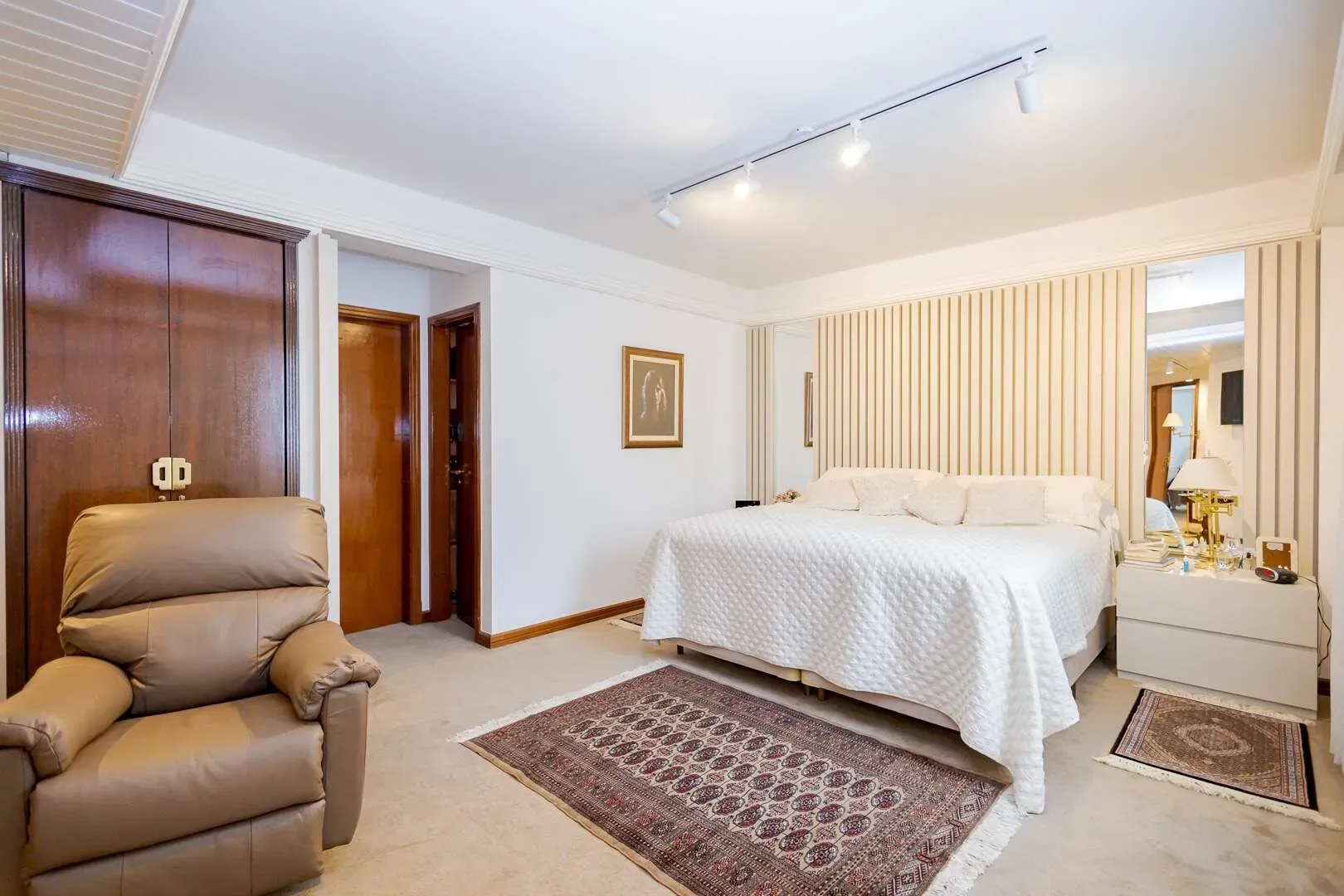 4-bedroom apartment with 2 en-suites and 427 m² — photo 26