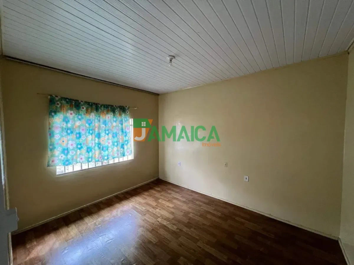 Casa, 80 m², com piso de madeira ou laminado — photo 3