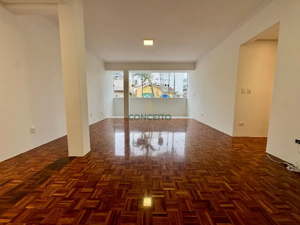 Floor-to-ceiling windows in a 3-bedroom apartment, 106 m² — photo 4