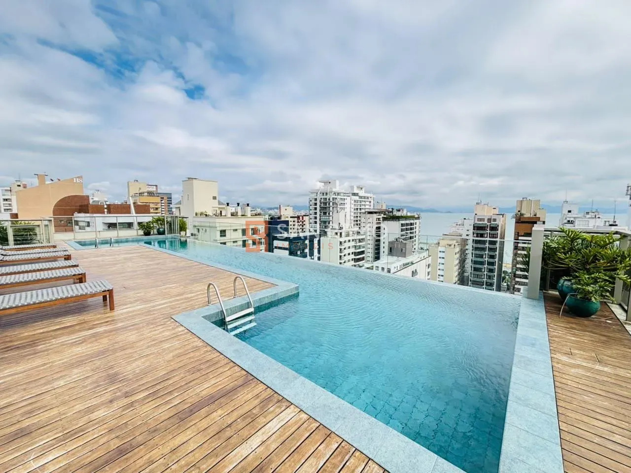 Furnished apartment, 100 m², with floor-to-ceiling windows — photo 5