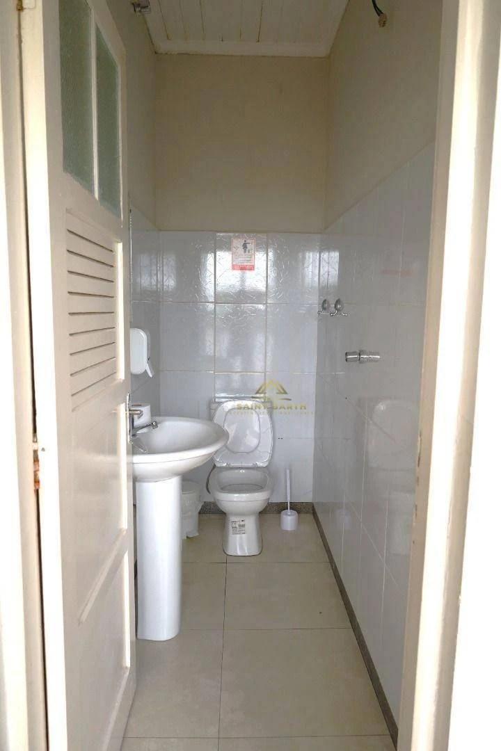 Дом без мебели: 3 спальни, 4 ванные, участок 432 м² — photo 6