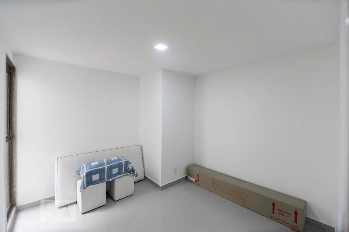 Unfurnished 3-bedroom apartment with a private BBQ — photo 11