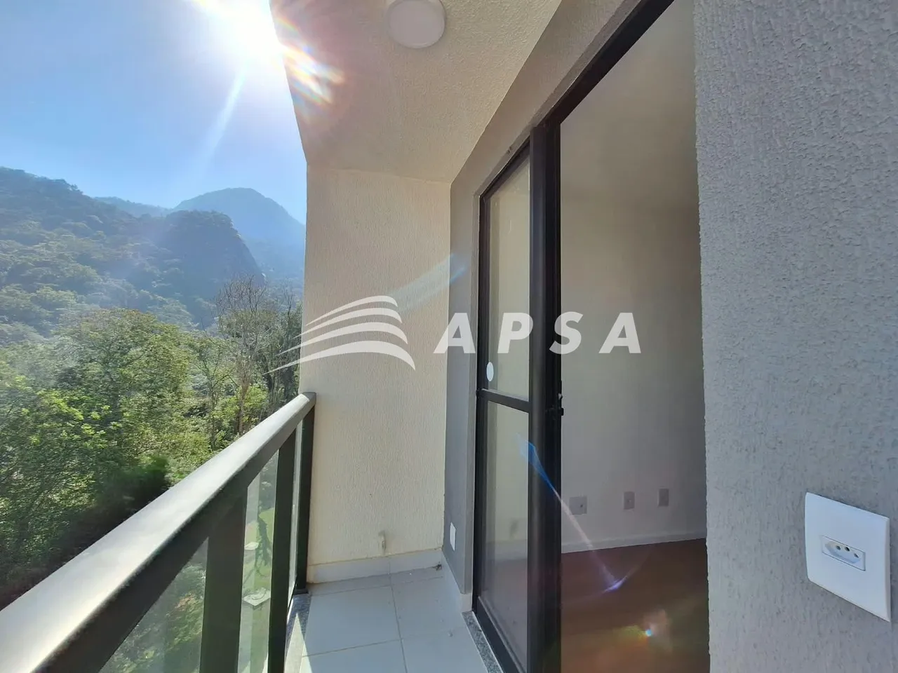 Apartamento sem mobília com 2 quartos e varanda — photo 9