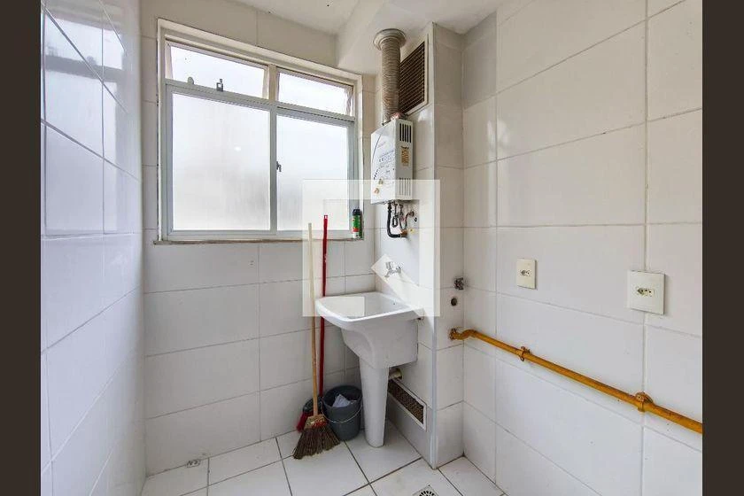 2-bedroom apartment in a building with a pool — photo 33