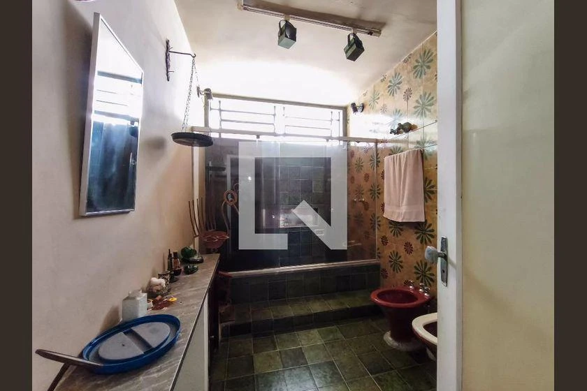 500 m² rental house with 4 bedrooms and 2 bathrooms — photo 36