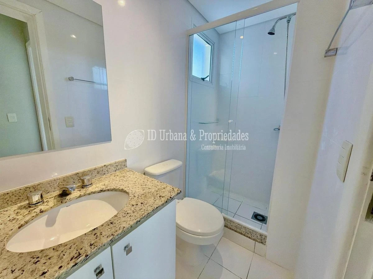 3-bedroom apartment in a building with a pool — photo 36