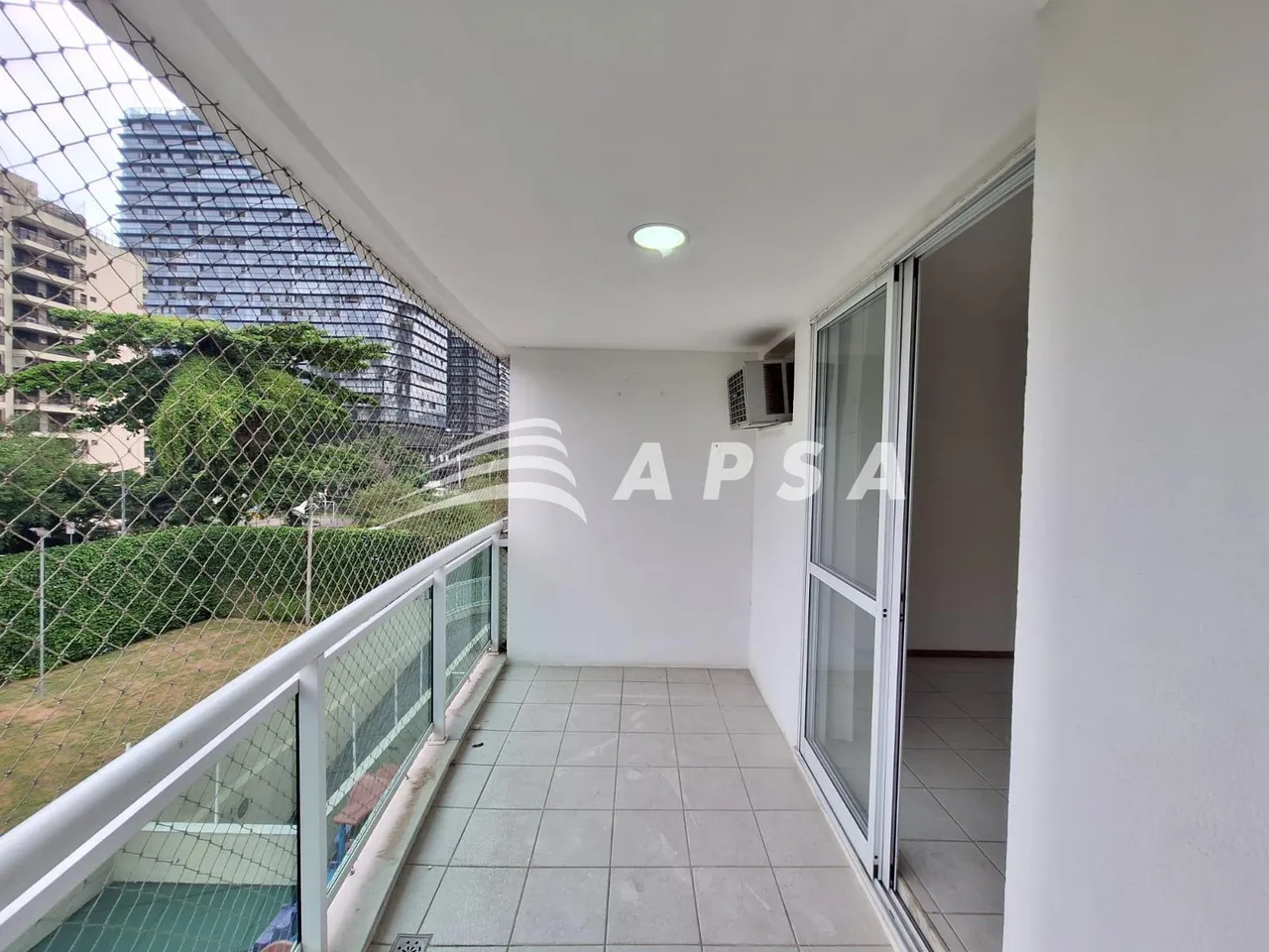 Unfurnished apartment with 2 bedrooms and home office — photo 7