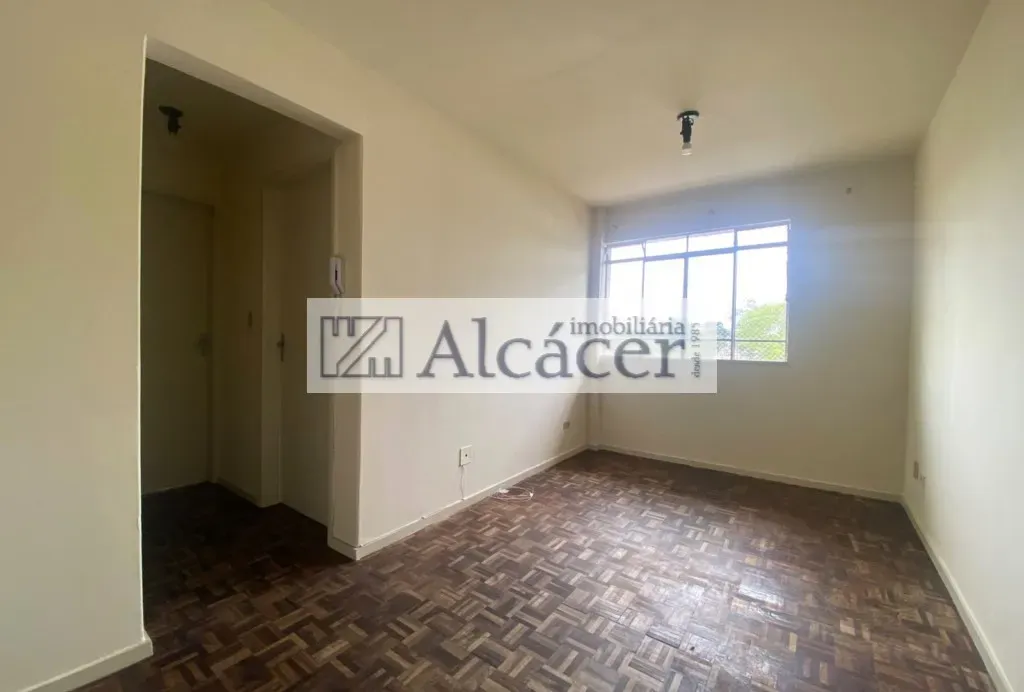 2-bedroom apartment with wood or laminate floors — photo 8