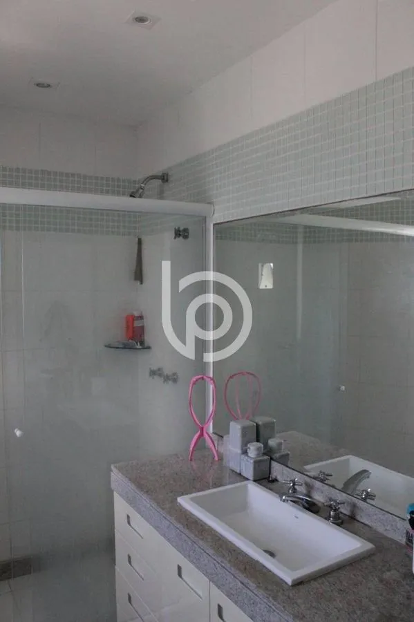 Furnished apartment with a closed kitchen and 4 bedrooms — photo 29