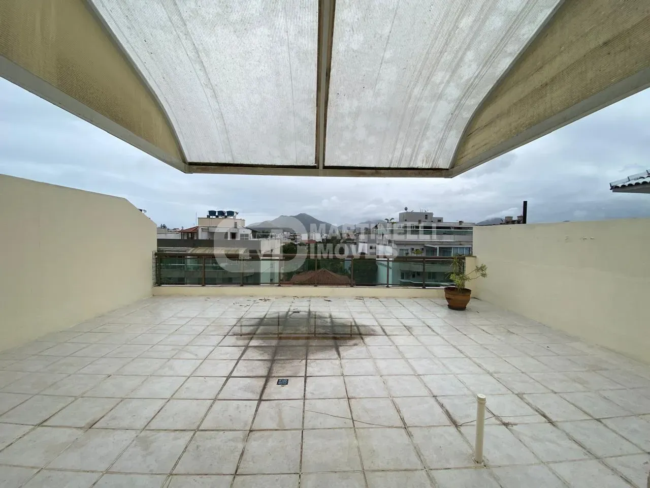 Unfurnished apartment with 3 bedrooms and 5 bathrooms — photo 28