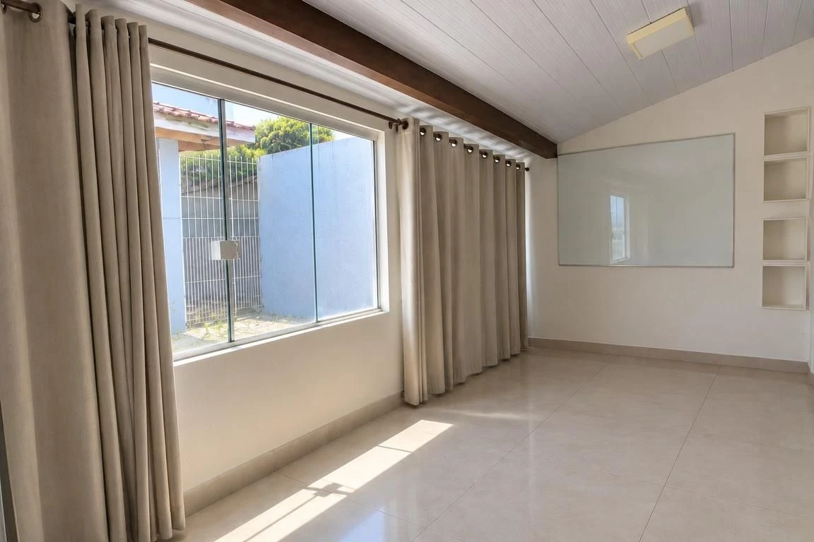 Home office in a 3-bedroom house, 148 m² — photo 11