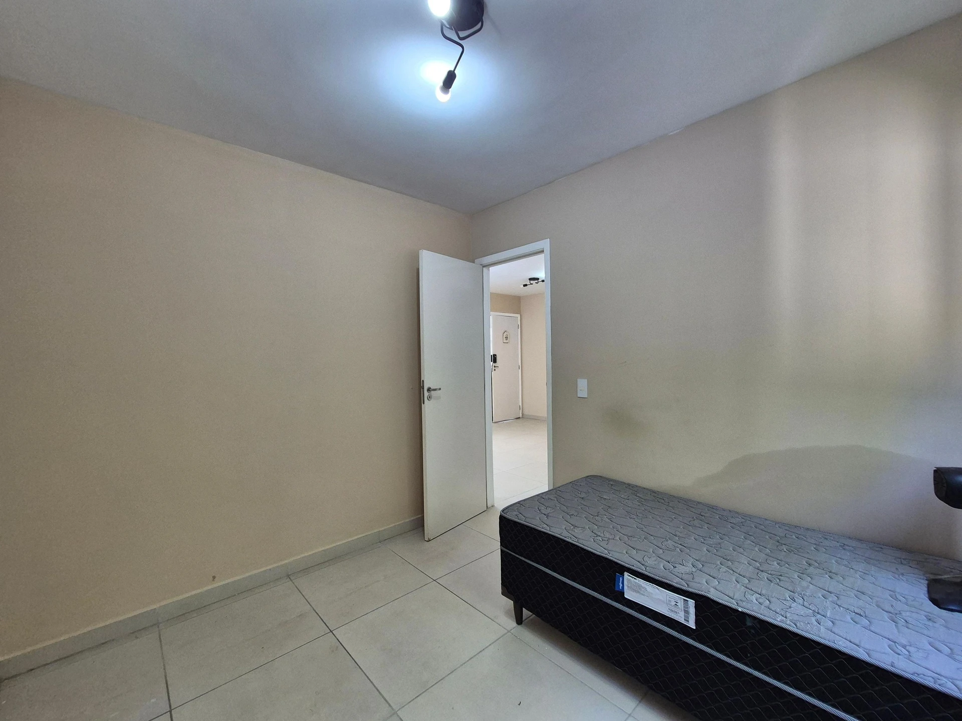 2-bedroom apartment in a building with a gym — photo 24