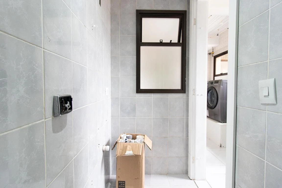 3-bedroom apartment with a bathtub in Curitiba — photo 57