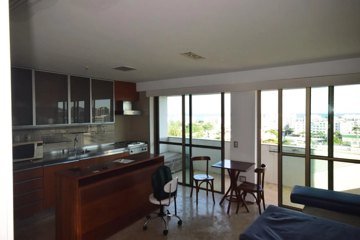 Furnished studio with 1 bedroom, 2 bathrooms and balcony — photo 2