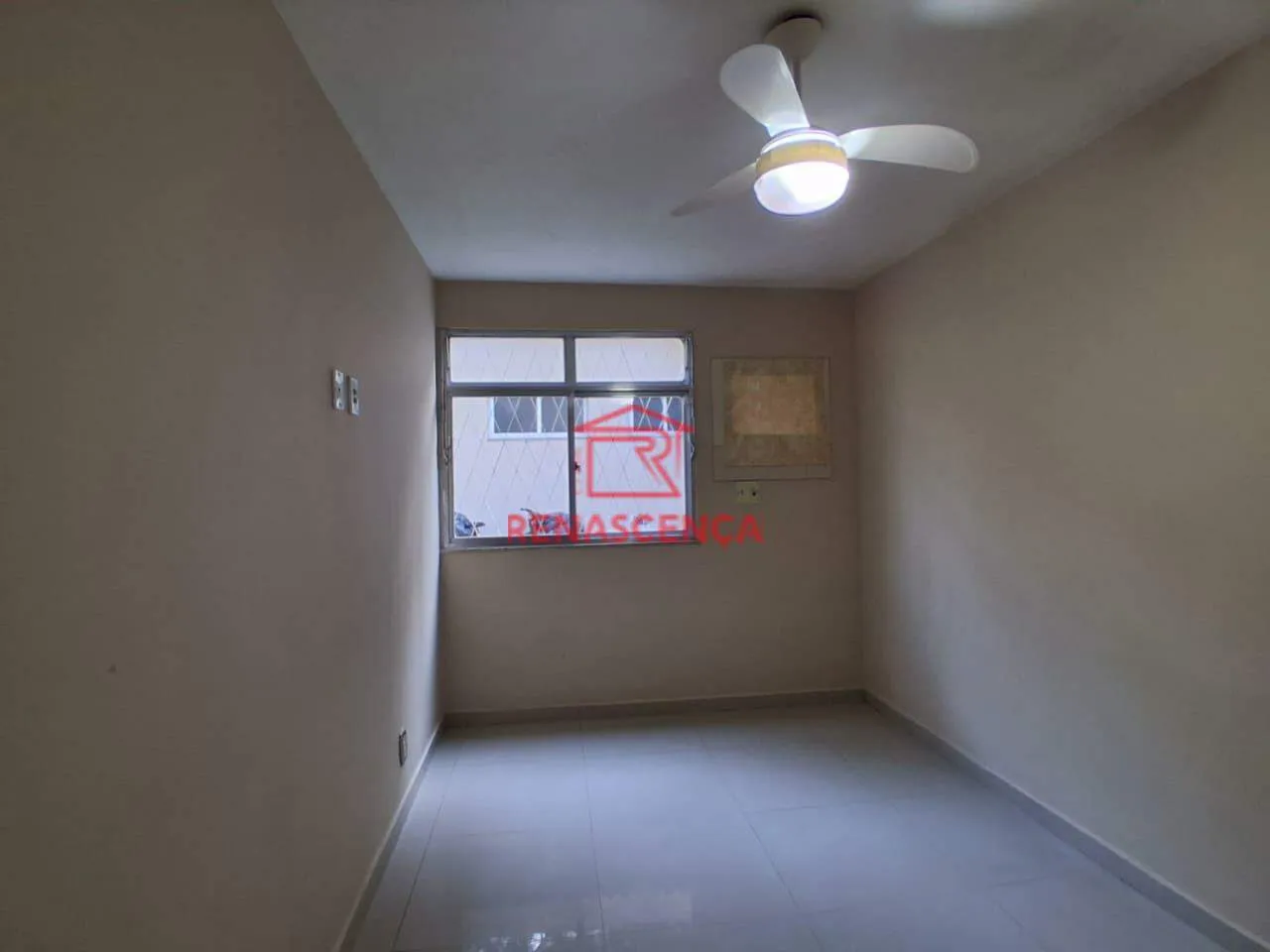 3-bedroom apartment in a building with a pool — photo 8