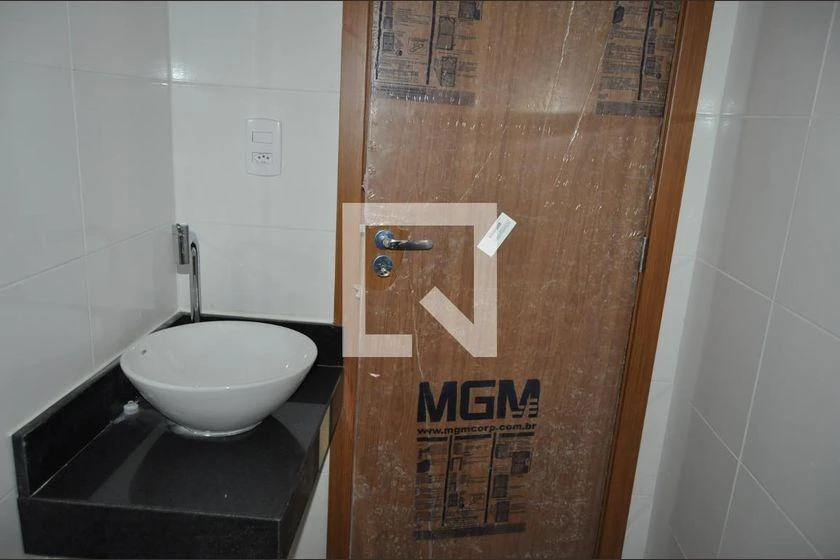 Apartamento de 2 quartos em condomínio com piscina — photo 23