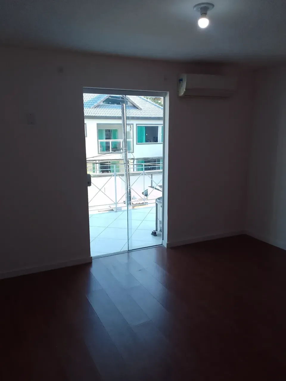 Unfurnished house with 5 bedrooms and 5 bathrooms — photo 7
