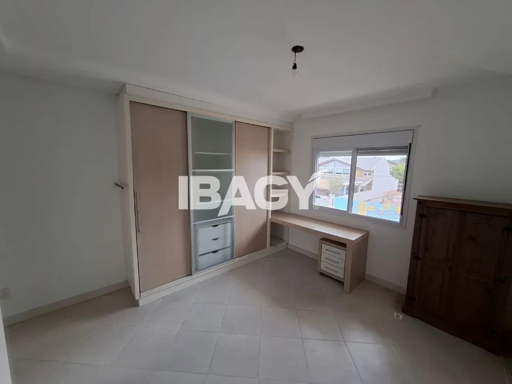 4-bedroom house with 3 suites and 400 m² total area — photo 12