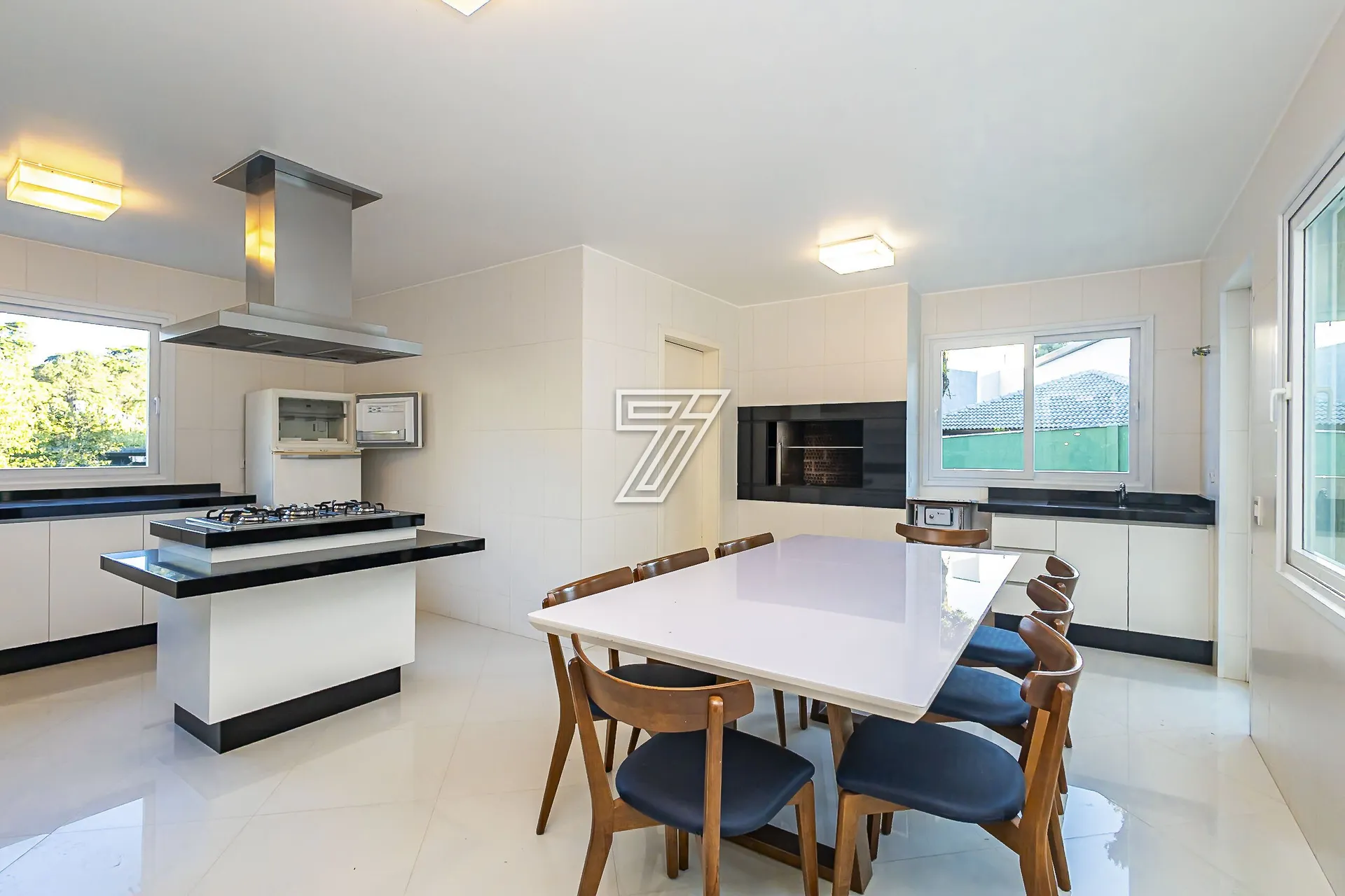 Casa para locação com 4 quartos e 3 suítes — photo 13