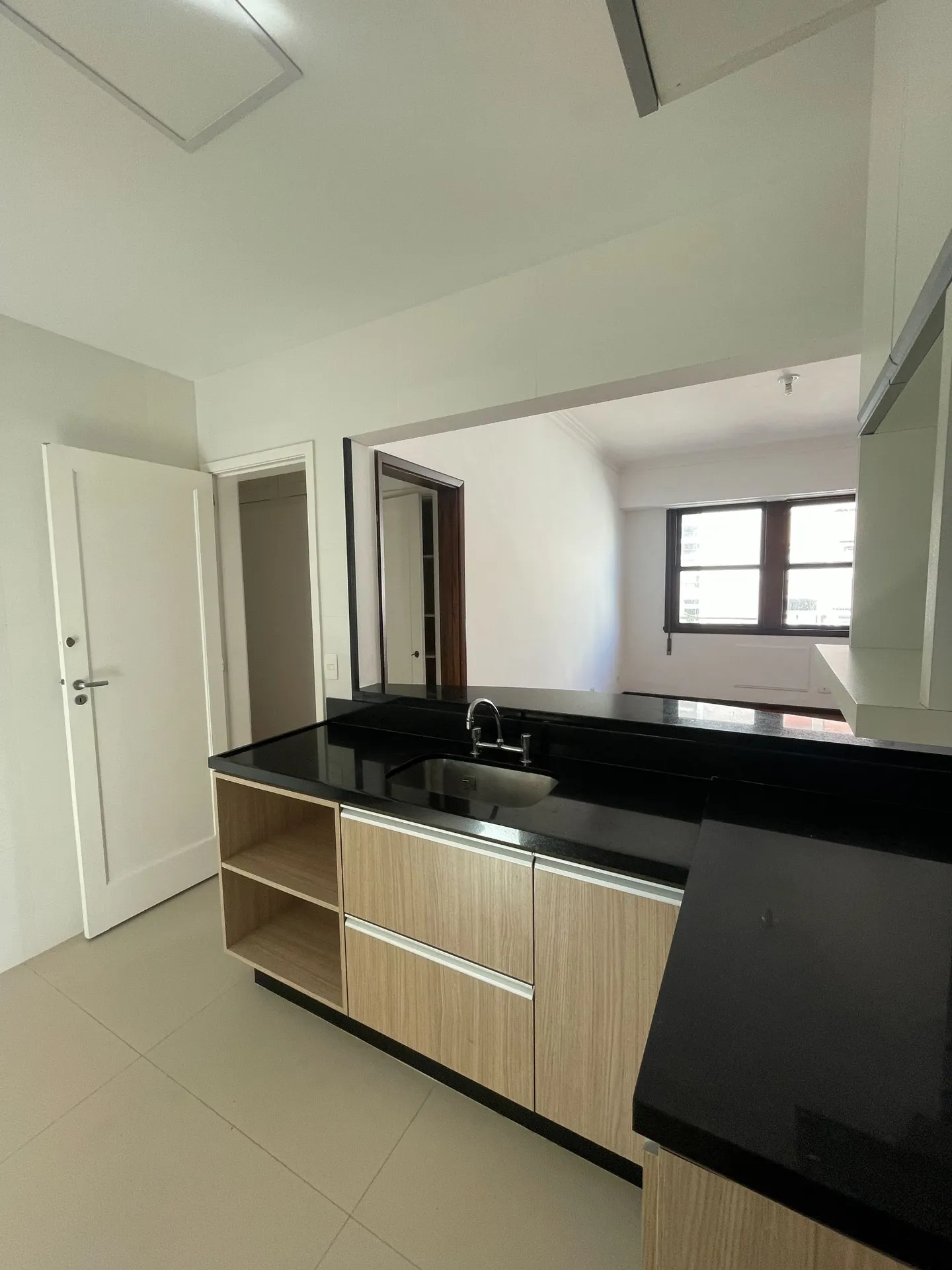 Apartment with open-plan kitchen, 3 bedrooms and parking — photo 26