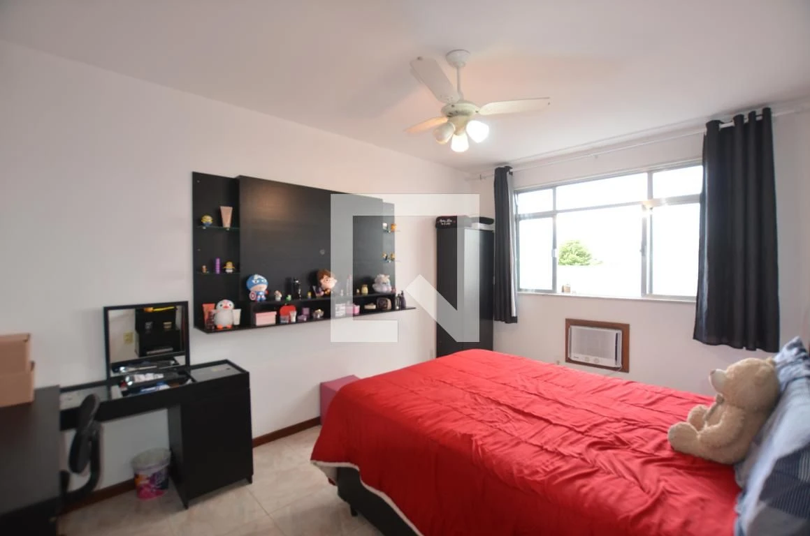 80 m² apartment with a walk-in closet and a home office — photo 3
