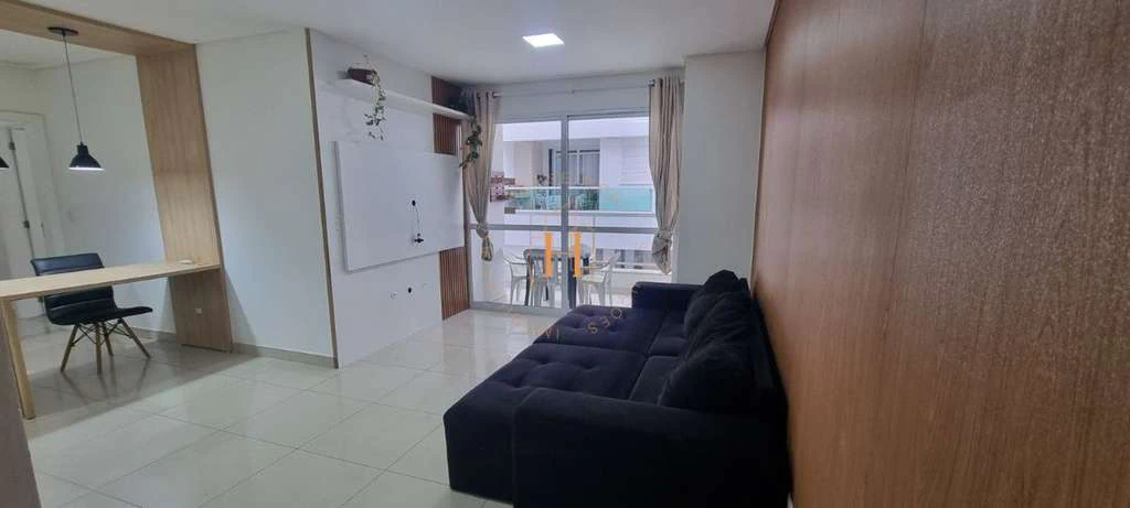 3 en-suite bedroom apartment with open-plan kitchen and balcony