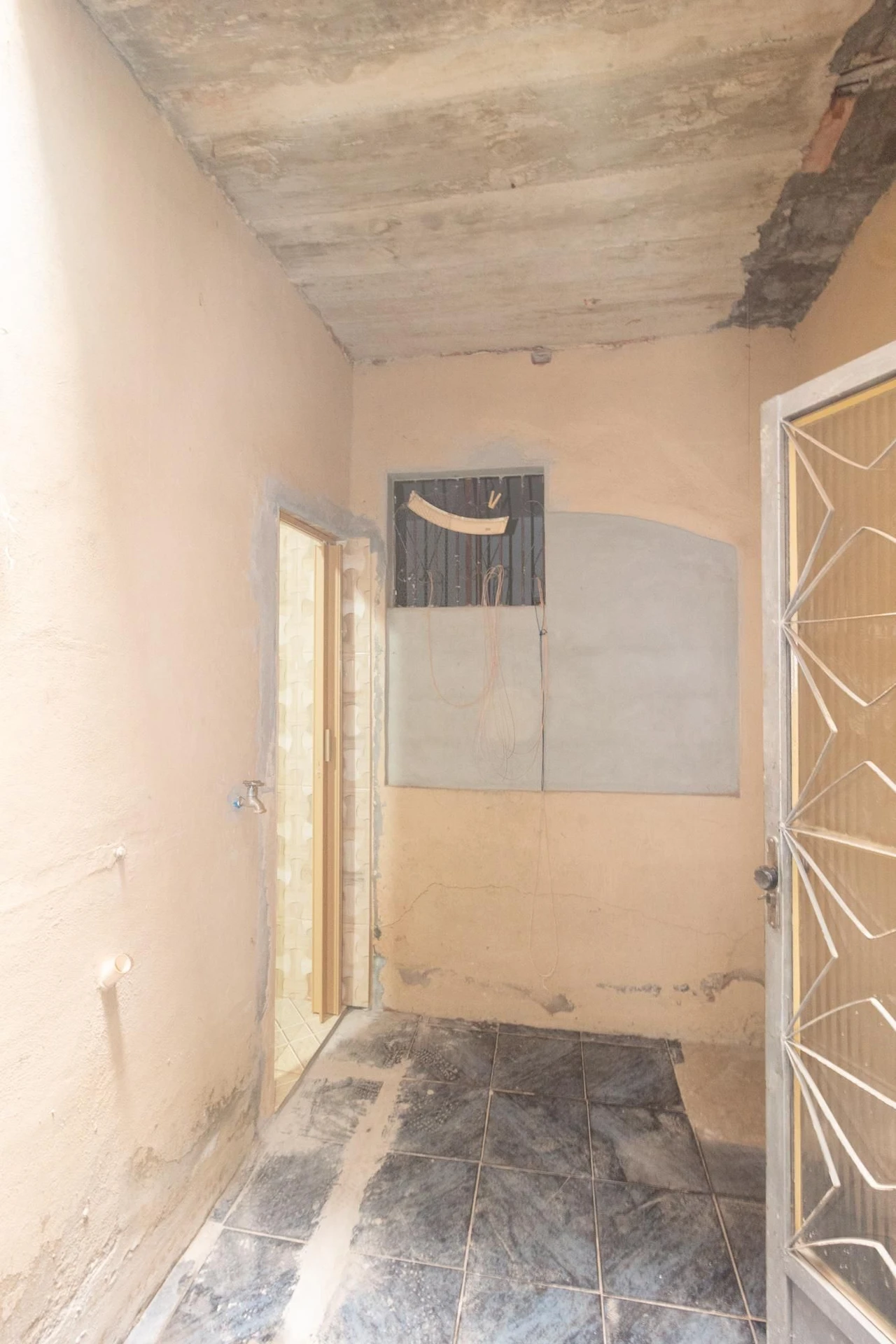 Casa com 2 quartos, 1 suíte e área de lavanderia — photo 21
