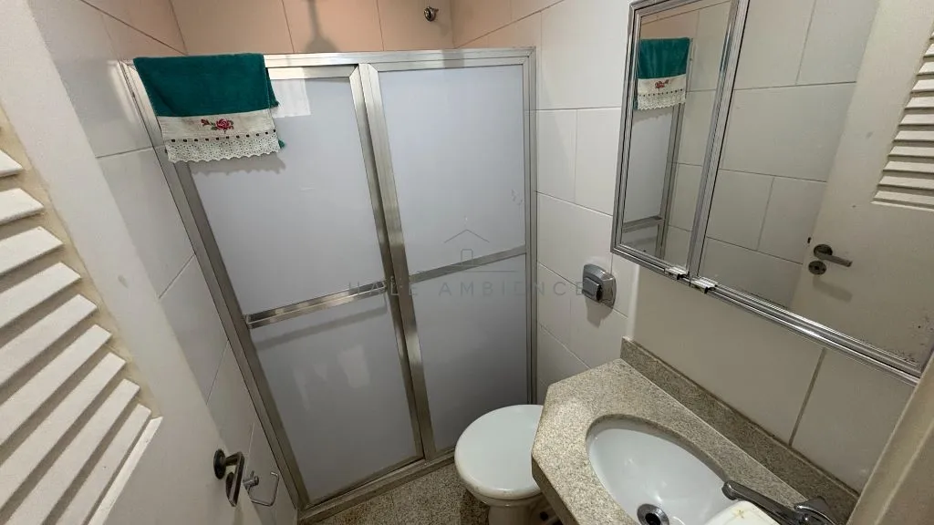 4-bedroom apartment with 4 bathrooms and 350 m² — photo 27