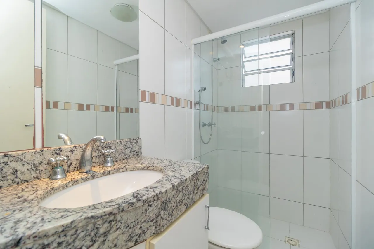 3-bedroom apartment with glassed-in balcony — photo 16