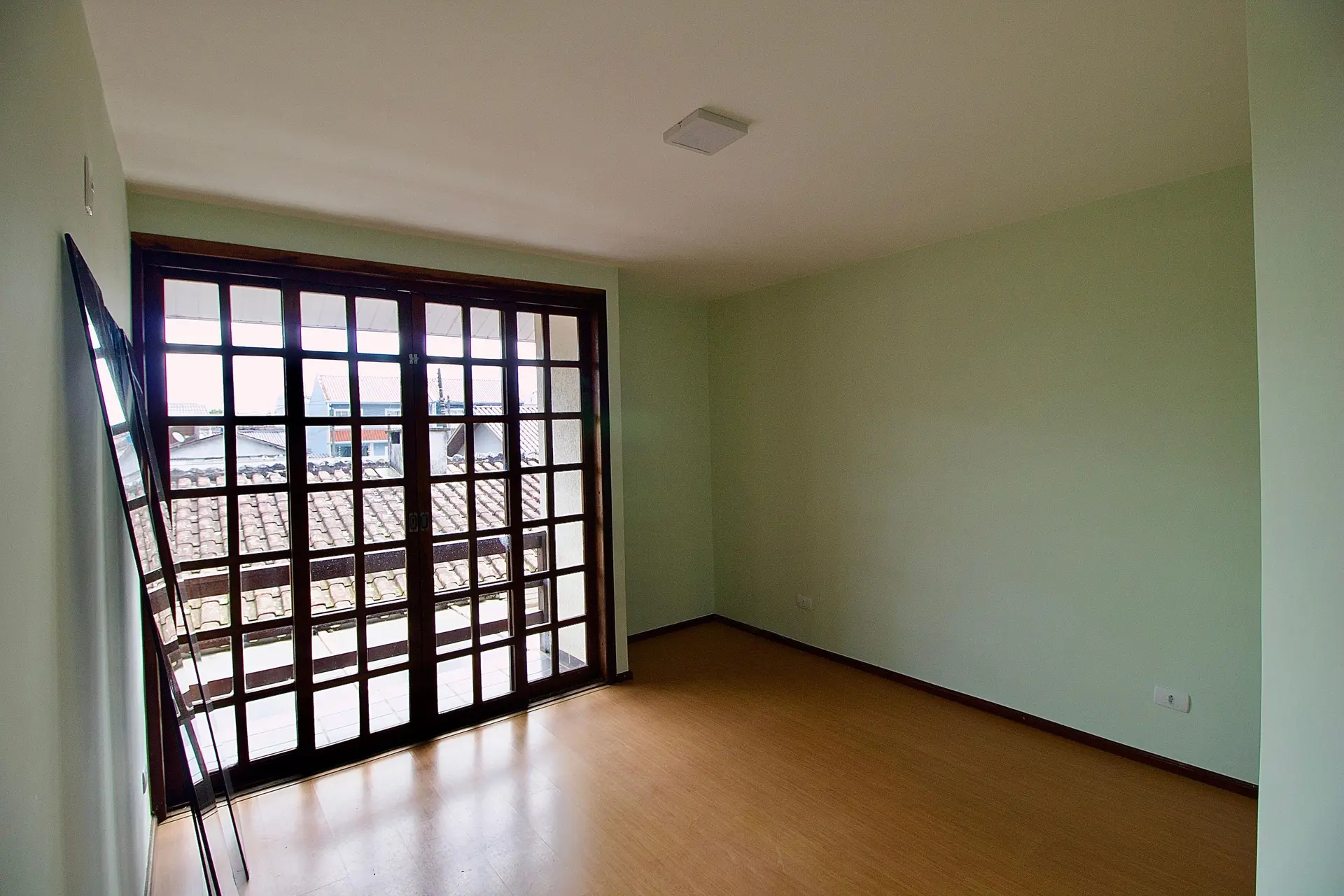 4-bedroom house with a garden in Curitiba — photo 29