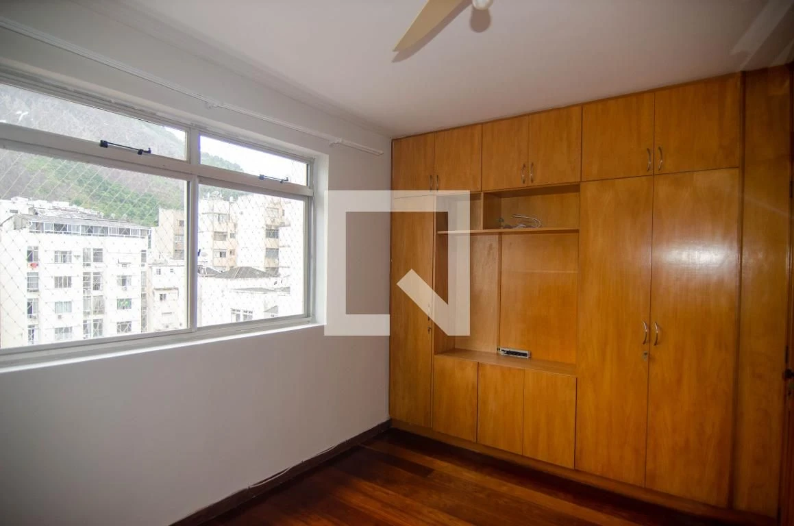 Apartamento sem mobília com 4 quartos e 4 banheiros — photo 32