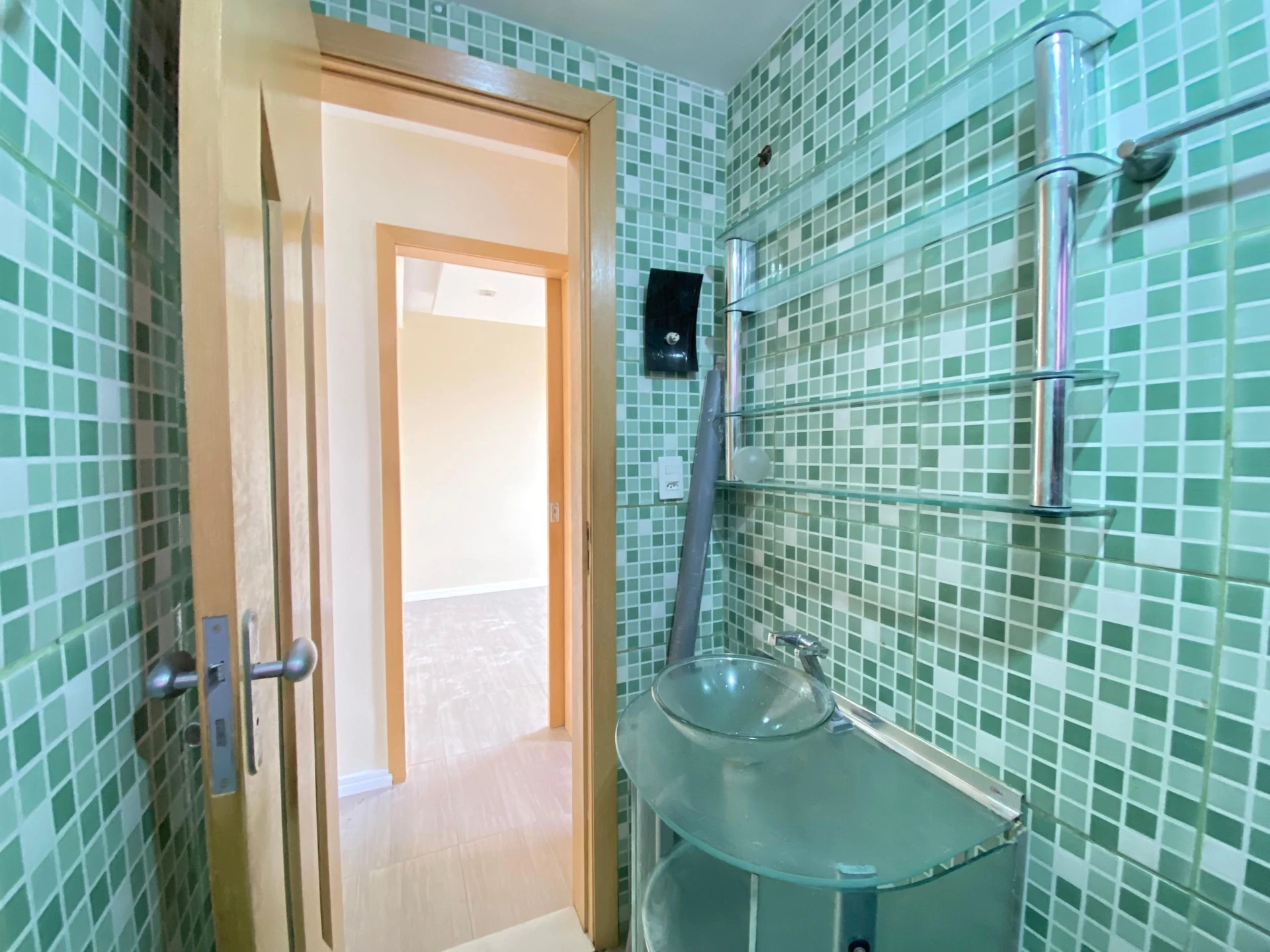 Rental apartment with a closed kitchen and 2 bedrooms — photo 18